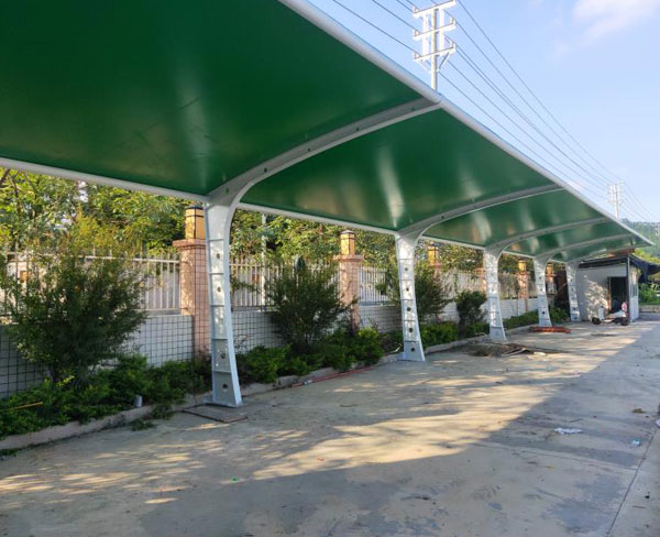 义乌膜结构车棚里面积水了应该如何解决？